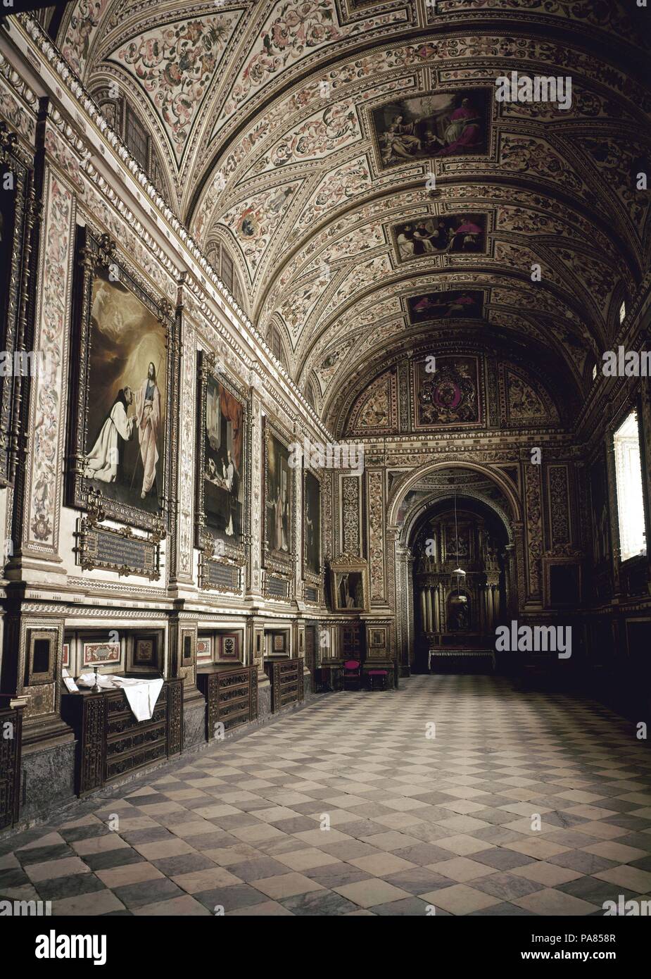 SACRISTIA-VISTA GENERALE-S XVII-ARQUITECTURA BARROCA-DECORACION POR MANUEL RUIZ Y F JUAN DE LA PEÑA. Autore: ALVAREZ VILLAR. Posizione: MONASTERIO-interno, Guadalupe, Spagna. Foto Stock