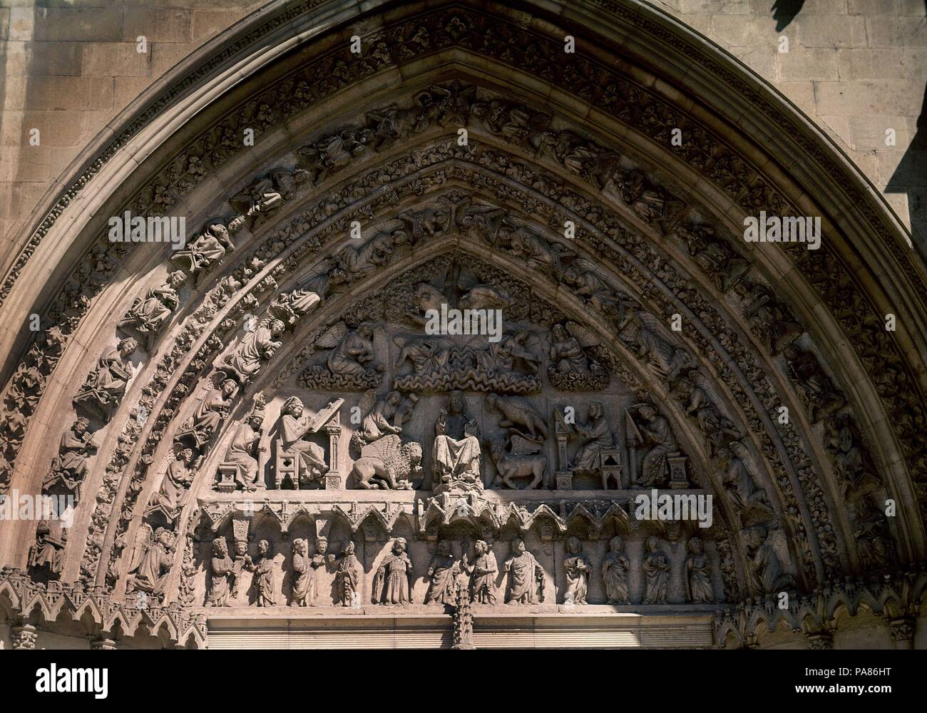 TIMPANO ARQUIVOLTAS Y DE LA PORTADA DE SAN FROILAN - PORTADA CENTRAL DE LA FACHADA MERIDIONAL DE LA CATEDRAL DE LEON - SIGLO XIII - GOTICO ESPAÑOL. Posizione: CATEDRAL-esterno, LEON, Spagna. Foto Stock