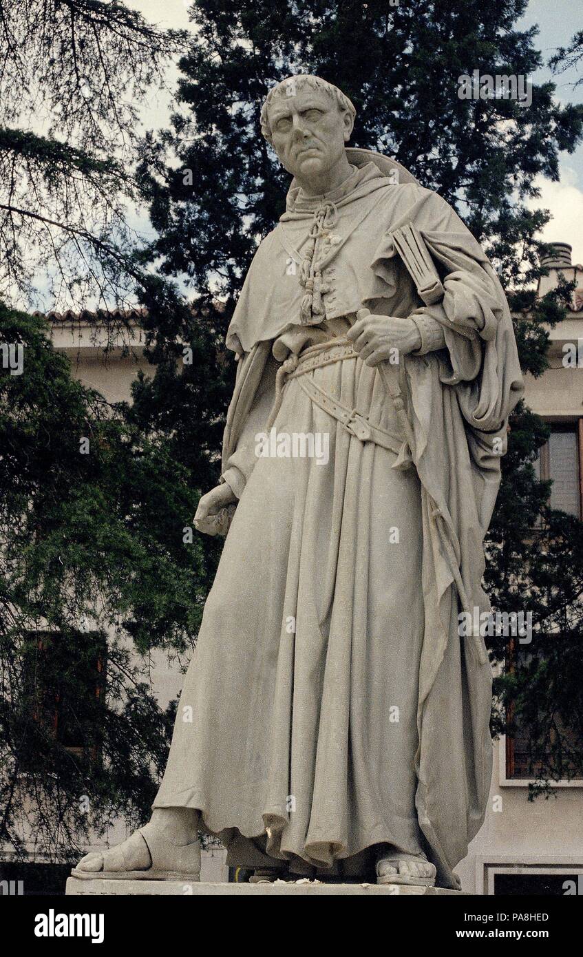 MONUMENTO A CISNEROS DELANTE DE LA UNIVERSIDAD. Autore: José Vilches. Posizione: esterno, MADRID, Spagna. Foto Stock