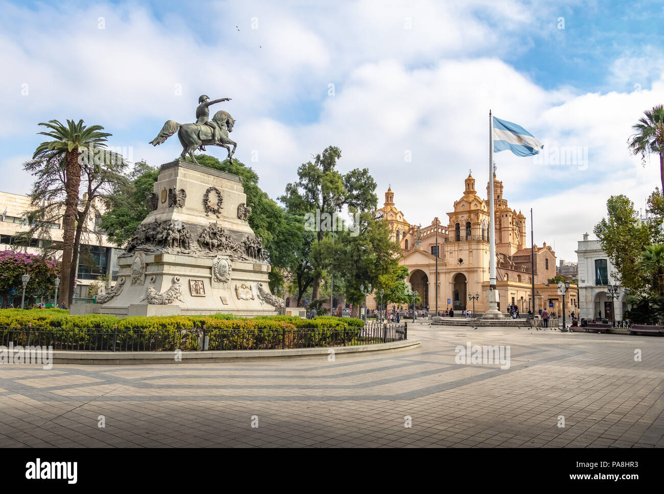 Piazza San Martin e Cattedrale di Cordoba - Cordoba, Argentina Foto Stock