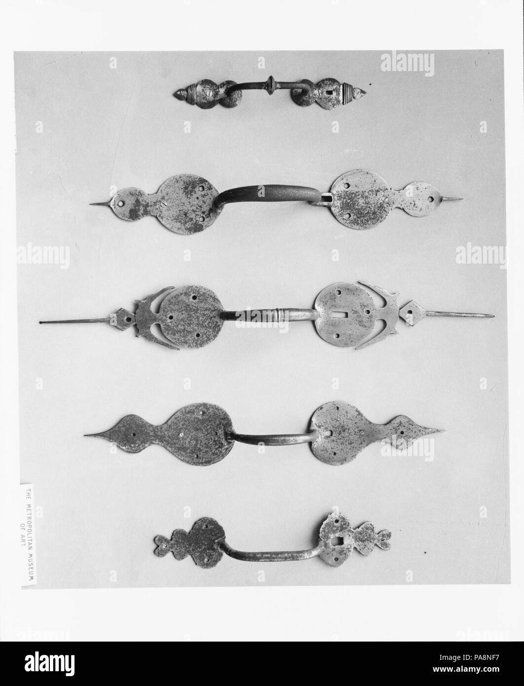 Maniglia della porta. Dimensioni: H. 23 3/8 in. (59,4 cm). Data: 1700-1800. Museo: Metropolitan Museum of Art di New York, Stati Uniti d'America. Foto Stock