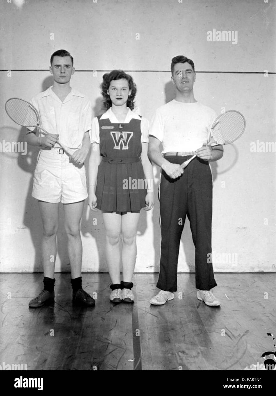 108 Gruppo. N.D.G. - Y.M.C.A. - Badminton BAnQ P48S1P13588 Foto Stock