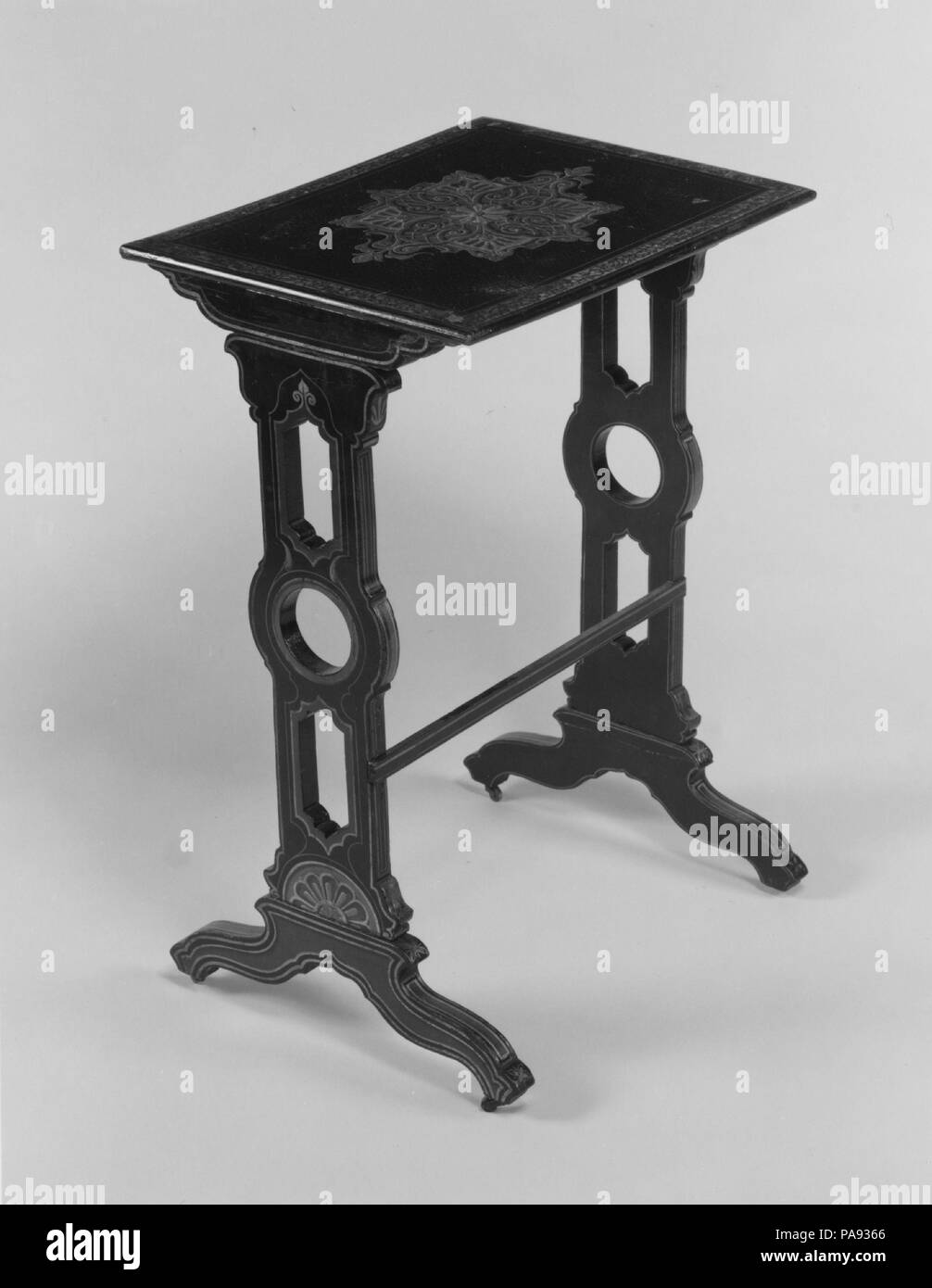 Tabella di nidificazione. Cultura: American. Dimensioni: 27 x 14 1/2 x 20 1/4 in. (68,6 x 36,8 x 51,4 cm). Data: 1860-70. Museo: Metropolitan Museum of Art di New York, Stati Uniti d'America. Foto Stock