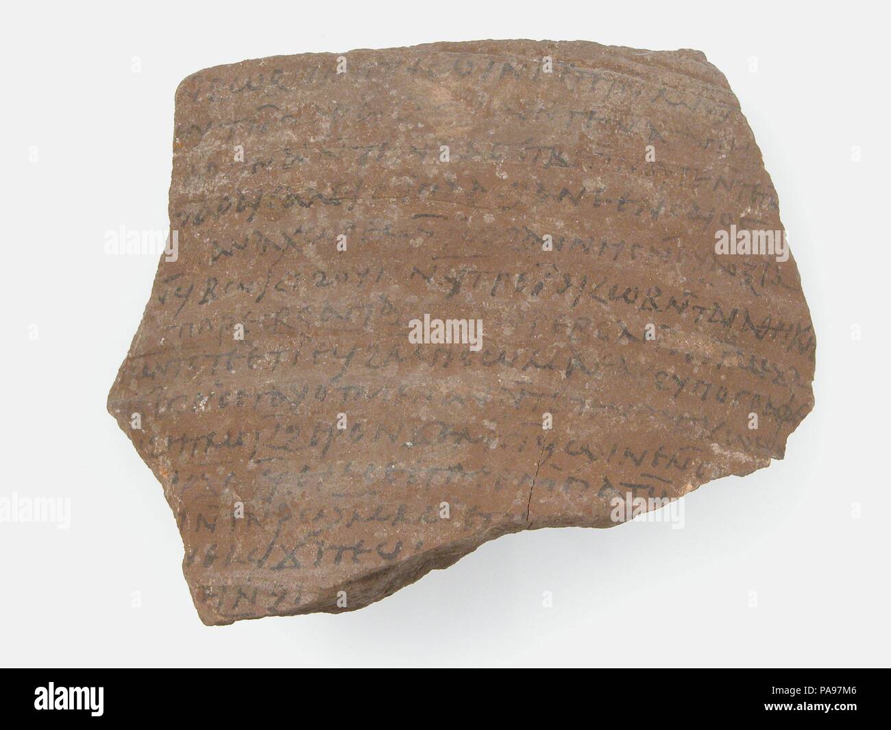 Ostrakon con una lettera per quanto riguarda la volontà di Apa Victor. Cultura: copto. Dimensioni: 5 1/4 x 4 3/16 in. (13,4 x 10,7 cm). Data: 600. Museo: Metropolitan Museum of Art di New York, Stati Uniti d'America. Foto Stock