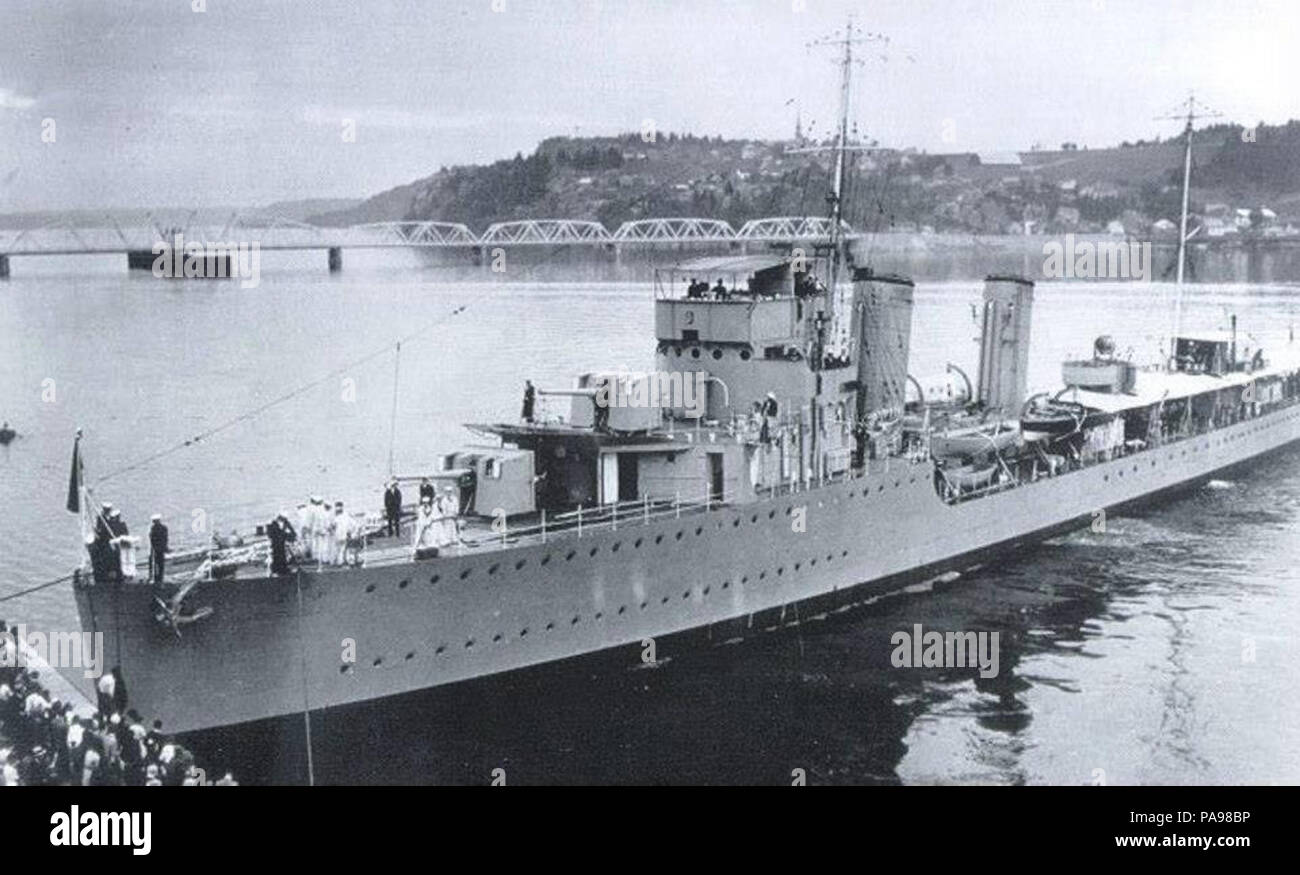 155 Le NCSM Saguenay - K156 - en visite a Chicoutimi Foto Stock