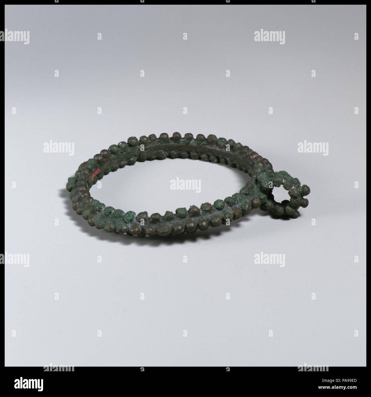 Bracciale. Dimensioni: diametro 10.11 cm.. Museo: Metropolitan Museum of Art di New York, Stati Uniti d'America. Foto Stock