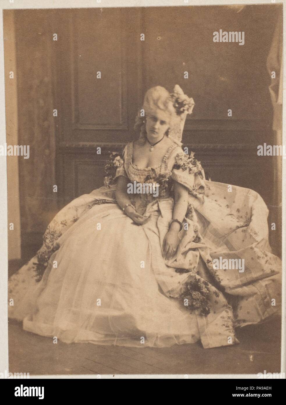 La Marquise Mathilde. Artista: Pierre-Louis Pierson (Francese, 1822-1913). Dimensioni: Immagine: 9,9 x 7,5 cm (3 7/8 x 2 15/16 in.). Montaggio: 12,2 x 8,9 cm (4 13/16 x 3 1/2 in.) tappeto: 35,6 x 27,9 cm (14 x 11 in.). Persona in fotografia: Contessa Virginia Oldoini Verasis di Castiglione (1835-1899). Data: 1861-66. Museo: Metropolitan Museum of Art di New York, Stati Uniti d'America. Foto Stock