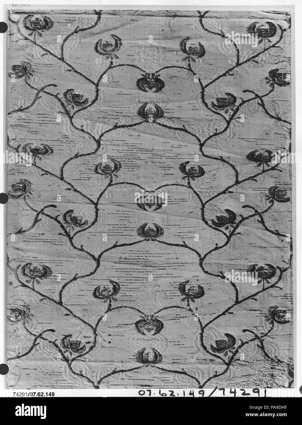 Frammento. Cultura: Spagnolo. Dimensioni: 13 1/2 x 10 1/2 pollici (34,3 x 26,7 cm). Data: XVIII secolo. Museo: Metropolitan Museum of Art di New York, Stati Uniti d'America. Foto Stock