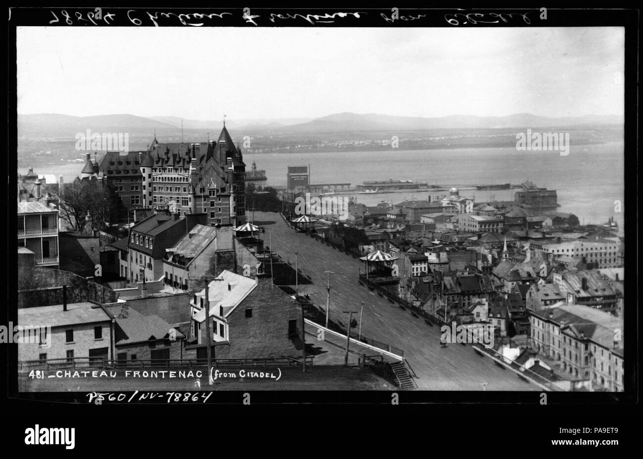 209 Quartier Vieux-Quebec - Terrasse Dufferin BAnQ P560S1P481 Foto Stock