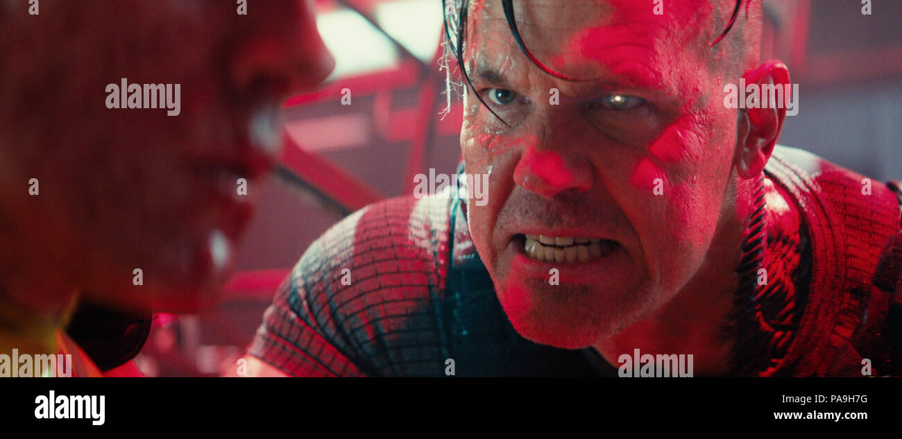 Data di rilascio: maggio 18, 2018 Titolo: Deadpool 2 STUDIO: Twentieth Century Fox regia: David Leitch trama: dopo essere sopravvissuto ad un vicino fatale attacco bovina, un sfigurato caffetteria chef (Wade Wilson) le lotte per compiere il suo sogno di diventare Mayberry più calde di barman mentre anche imparare a convivere con la sua perso il senso del gusto. Wade deve combattere ninja, la Yakuza, e un pacco di sessualmente canini aggressivi, come egli viaggi intorno al mondo per scoprire l importanza della famiglia, di amicizia e di sapore. STARRING: Josh Brolin come Nathan Summers/cavo (credito Immagine: © Twentieth Century Fox/Entertainment foto Foto Stock