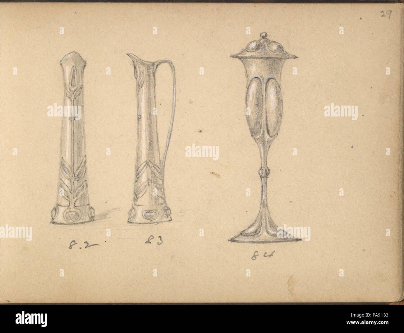 Disegni per un Ewer ed un abbeveratoio. Artista: Edgar Gilstrap Simpson (British, 1867-1945 (presunta)). Dimensioni: foglio: 3 1/2 x 5 in. (8,9 x 12,7 cm). Data: 1899-1900. Pagina con due disegni. Sulla sinistra un alto ed elegante ewer è raffigurato dalla parte anteriore e laterale. Sulla sinistra un altrettanto elegante lidded bicchiere su un alto stelo è raffigurato. I disegni sono numerati singolarmente (continua da pagina precedente). Museo: Metropolitan Museum of Art di New York, Stati Uniti d'America. Foto Stock