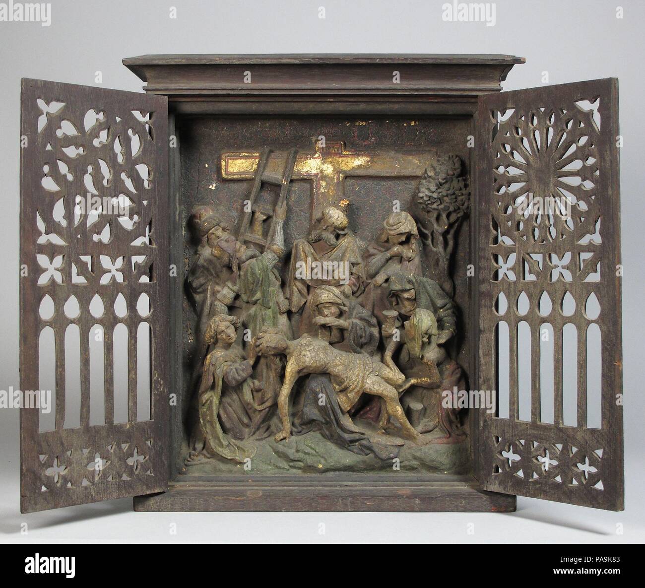 Discesa dalla Croce. Cultura: Netherlandish Sud. Dimensioni: complessiva (chiuso): 19 1/8 x 16 1/2 x 4 3/4 in. (48,6 x 41,9 x 12,1 cm). Data: XVI secolo. Museo: Metropolitan Museum of Art di New York, Stati Uniti d'America. Foto Stock