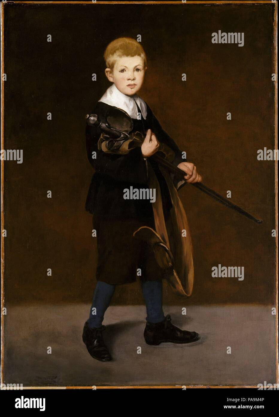Ragazzo con una spada. Artista: Édouard Manet (francese, Parigi Parigi 1832-1883). Dimensioni: 51 5/8 x 36 3/4 in. (131,1 x 93,4 cm). Data: 1861. Manet il figliastro Léon Koëlla-Leenhoff, ha ricordato che egli aveva posato per questa immagine nel 1861, quando aveva circa dieci anni. Manet vestito di lui in una seicentesca costume, aggiungendo un periodo spada come un puntello--un omaggio ai grandi pittori spagnoli ha ammirato, segnatamente Velázquez. La critica ha riesaminato il lavoro favorevolmente in cinque occasioni che Manet mostrava che tra il 1862 e il 1872. Nel 1889, New York collector Erwin Davis donato <i>Ragazzo con una spada e Foto Stock