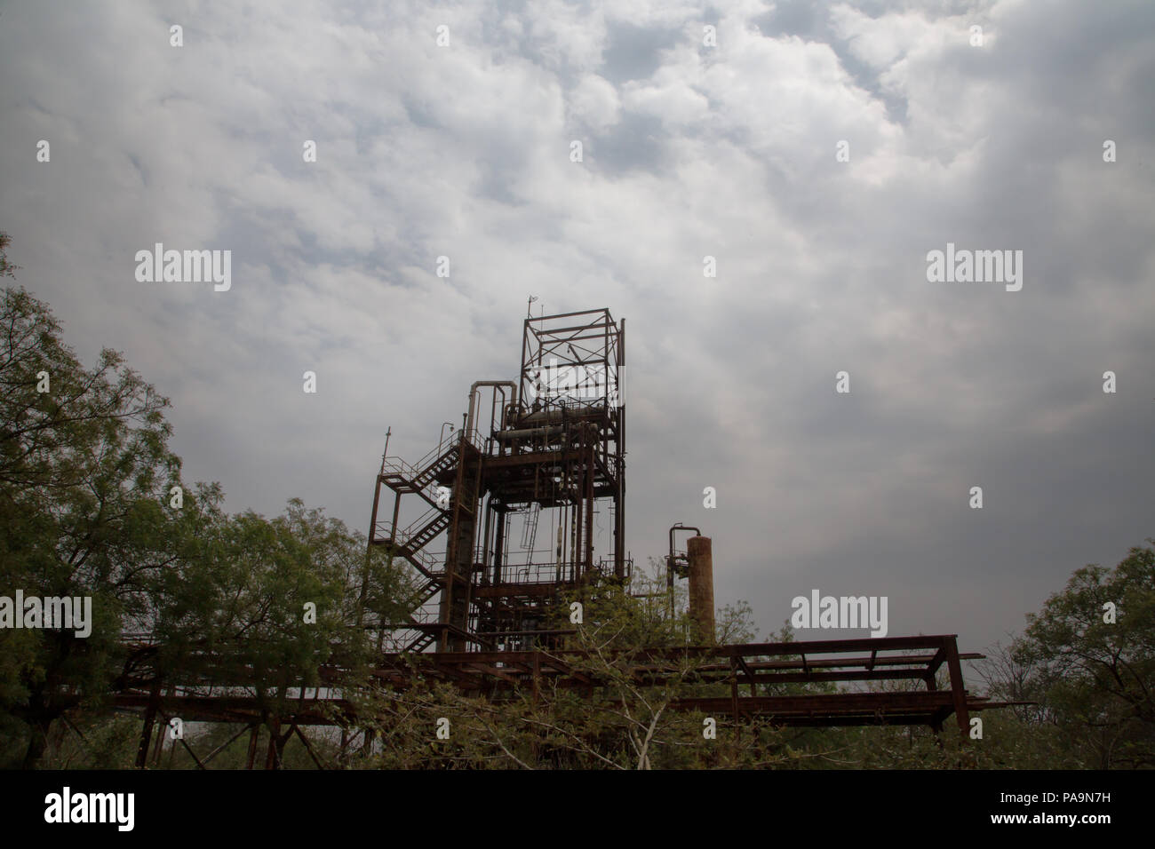 Gli abbandonati ex Unione Carbide complesso industriale, Bhopal, India Foto Stock