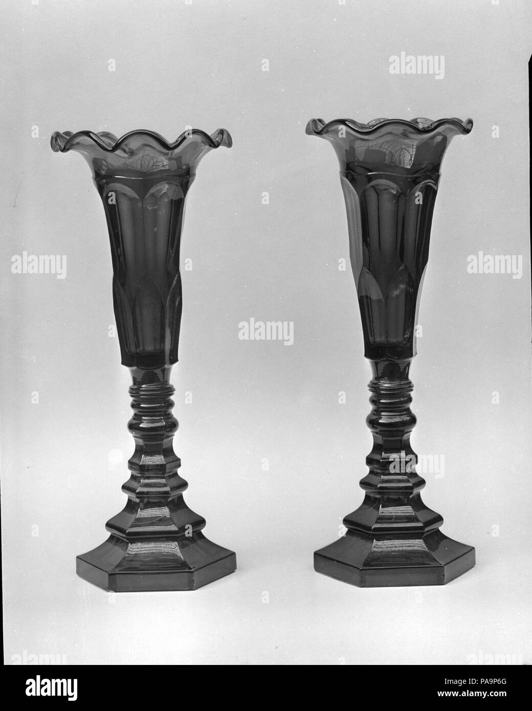 Vaso. Cultura: American. Dimensioni: H. 11 3/4 in. (29,8 cm). Data: 1830-70. Museo: Metropolitan Museum of Art di New York, Stati Uniti d'America. Foto Stock