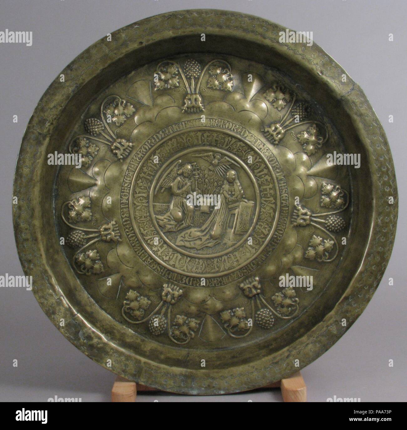 Piastra, l'Annunciazione. Cultura: tedesco. Dimensioni: complessivo: 23 1/16 x 2 7/8 in. (58,6 x 7,3 cm). Data: tardo XV secolo. Museo: Metropolitan Museum of Art di New York, Stati Uniti d'America. Foto Stock