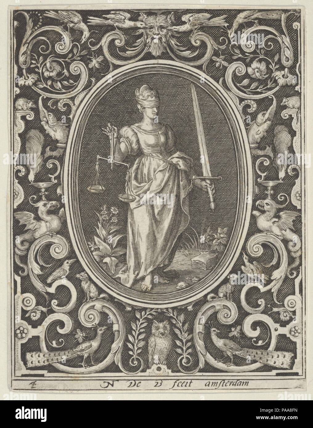Giustizia, dalla virtù cardinali. Artista: Nicolaes De Bruyn (Netherlandish, 1571-1656 Anversa Rotterdam). Dimensioni: foglio: 4 3/8 x 3 3/8 in. (11,1 × 8,6 cm). Editore: Frederick de Wit (Olandese, 1629/30-1706). Serie/Portfolio: Virtù Cardinali. Data: 1648-56. Il bendato figura femminile di giustizia è rappresentata tenendo la scala nella mano destra e una spada nella sua sinistra, incorniciato in un ovale. Che circonda l'ovale, ornamento design con un barbuto maschera sopra, fiancheggiata da uccelli beccare presso i suoi occhi. In fondo, un gufo affiancato da pavoni. Da una serie di quattro piastre. Museo: Metropolitan Museum of Art Foto Stock