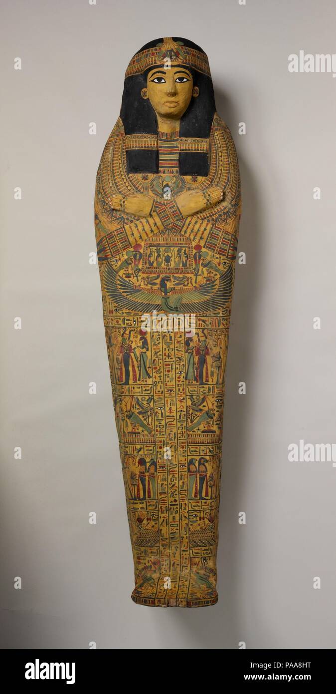 Bara interna del cantante di Amon, Anresenmes. Dimensioni: W. 49,5 x D. 47 x L. 172 cm (19 1/2 x 18 1/2 x 67 11/16 in.). Dynasty: Dynasty 21. Data: ca. 1070-945 A.C.. Le iscrizioni su questo dipinto bara di legno sono principalmente le magie di protezione parlata da divinità funeraria. Museo: Metropolitan Museum of Art di New York, Stati Uniti d'America. Foto Stock