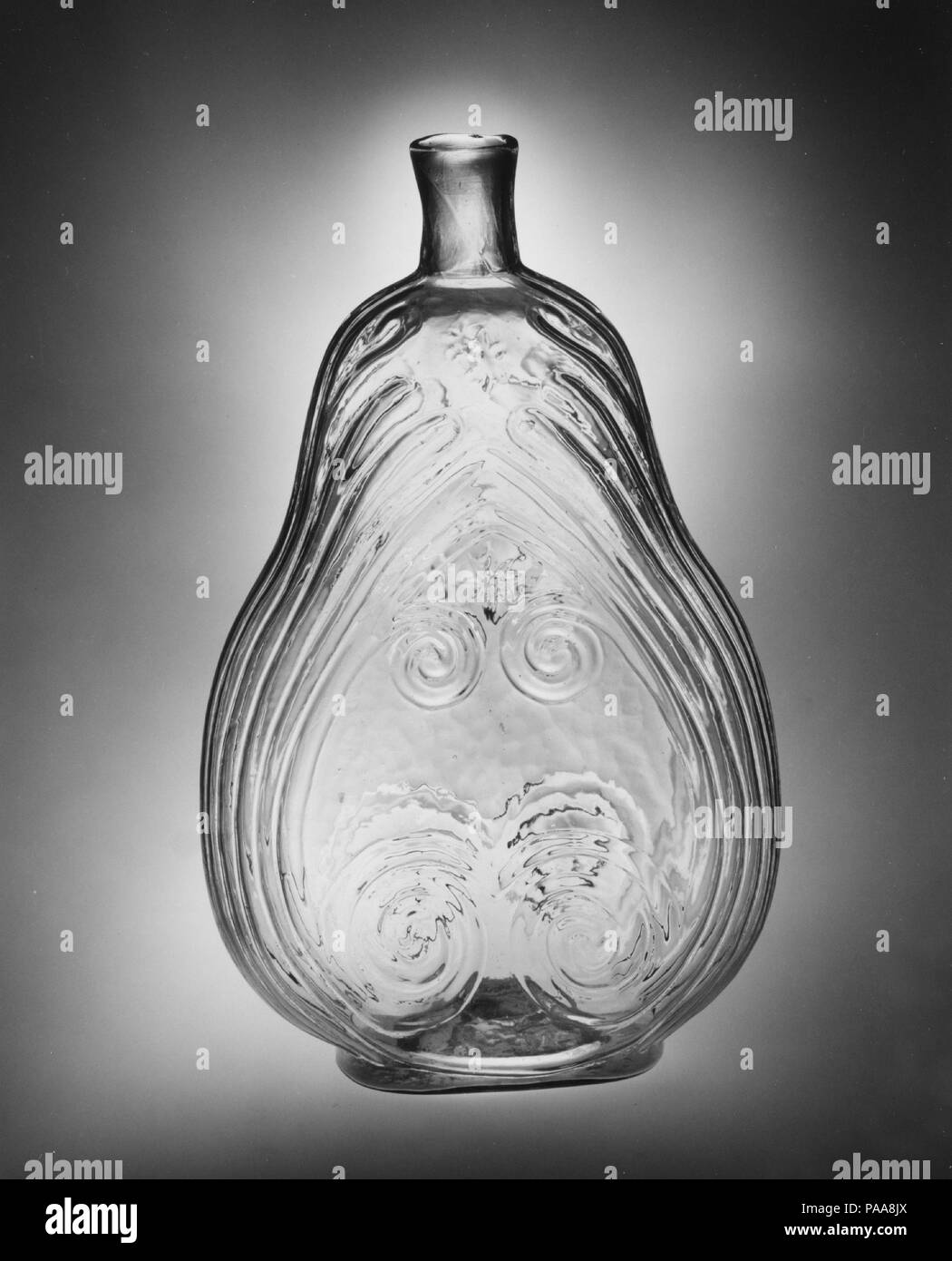Pallone. Dimensioni: 11 1/8 x 6 3/4 x 2 7/8 in. (28.3 x 17.1 x 7.3 cm). Data: 1830-60. Museo: Metropolitan Museum of Art di New York, Stati Uniti d'America. Foto Stock