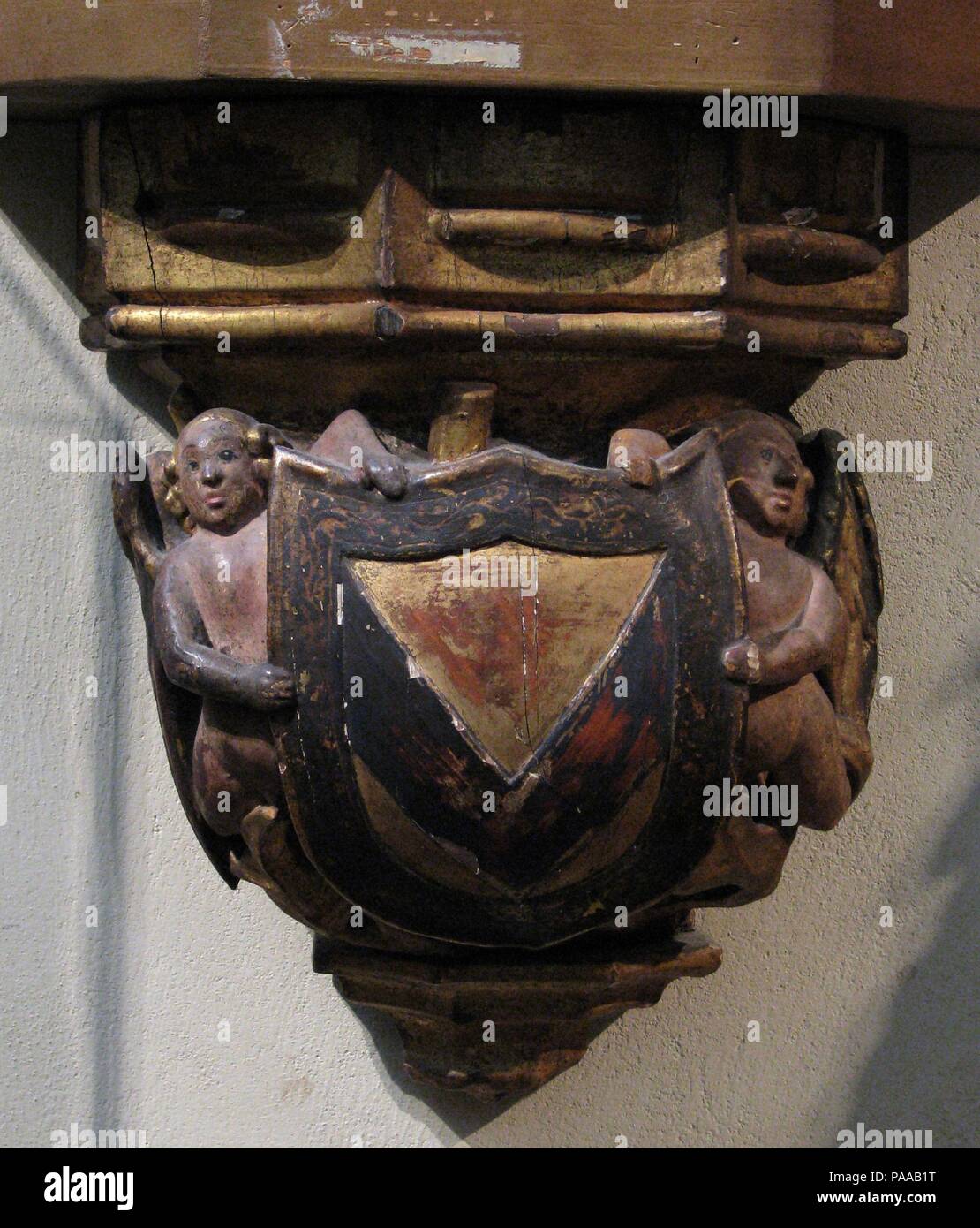 Corbel con angeli. Cultura: francese. Dimensioni: complessivo: 12 3/8 x 10 in. (31,4 x 25,4 cm). Data: tardo XV secolo. Museo: Metropolitan Museum of Art di New York, Stati Uniti d'America. Foto Stock