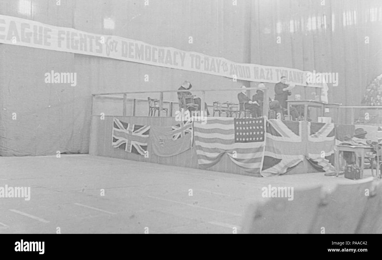 182 News. Anti Nazi Rally Forum BAnQ P48S1P04085 Foto Stock