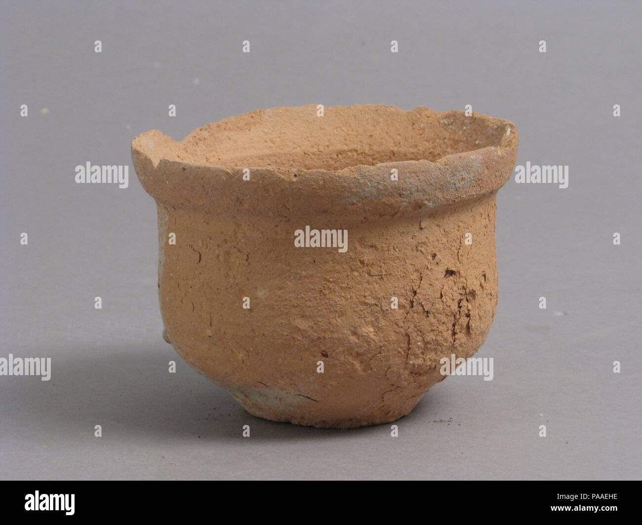 Ciotola. Cultura: copto. Dimensioni: complessivo: 2 5/8 x 3 9/16 in. (6,7 x 9 cm). Data: 4-VII secolo. Museo: Metropolitan Museum of Art di New York, Stati Uniti d'America. Foto Stock