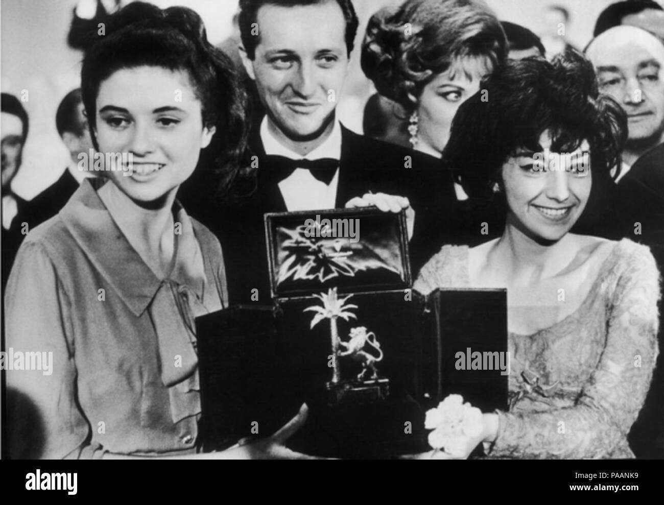 227 Sanremo 1964 GIGLIOLA CINQUETTI Patricia Carli Foto Stock