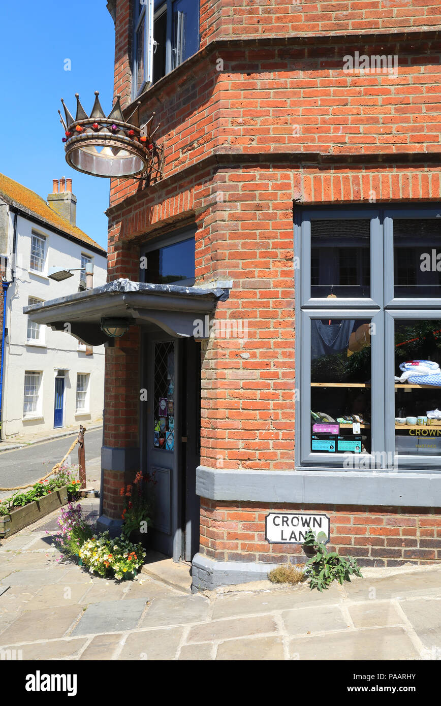 La corona pub su tutti i Santi Street in Hastings, usando prodotti locali per fantasiose, cibo britannico, in East Sussex, Regno Unito Foto Stock