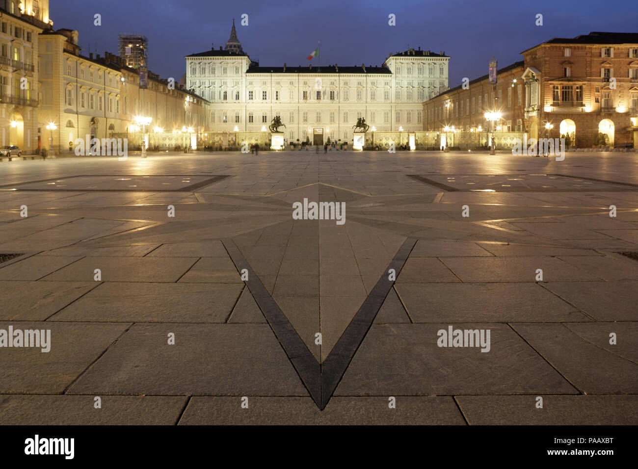 Piazza Castello e Palazzo Reale di Torino, Italia. Foto Stock