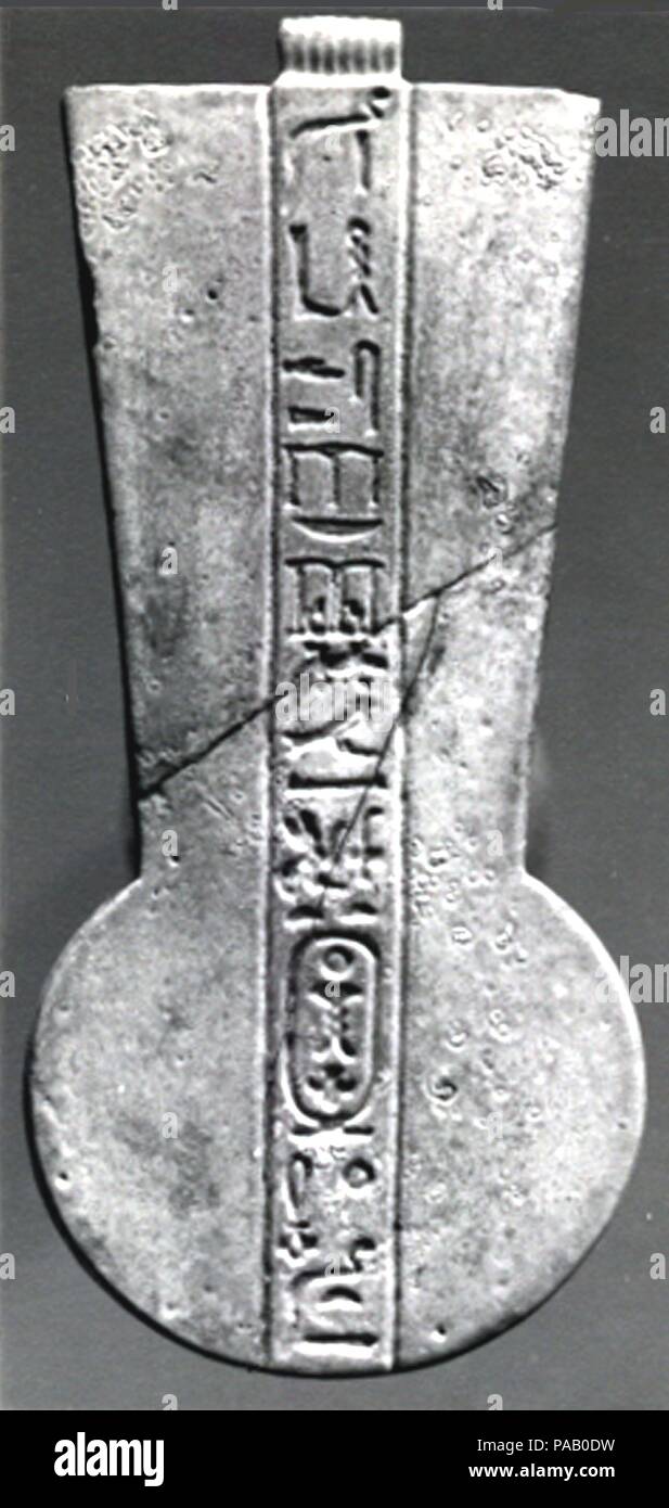 Menat inscritta per Psamtik Apries o. Dimensioni: l. 11 cm (4 5/16 in.). Dynasty: Dynasty 26. Data: 664-525 A.C. Museo: Metropolitan Museum of Art di New York, Stati Uniti d'America. Foto Stock