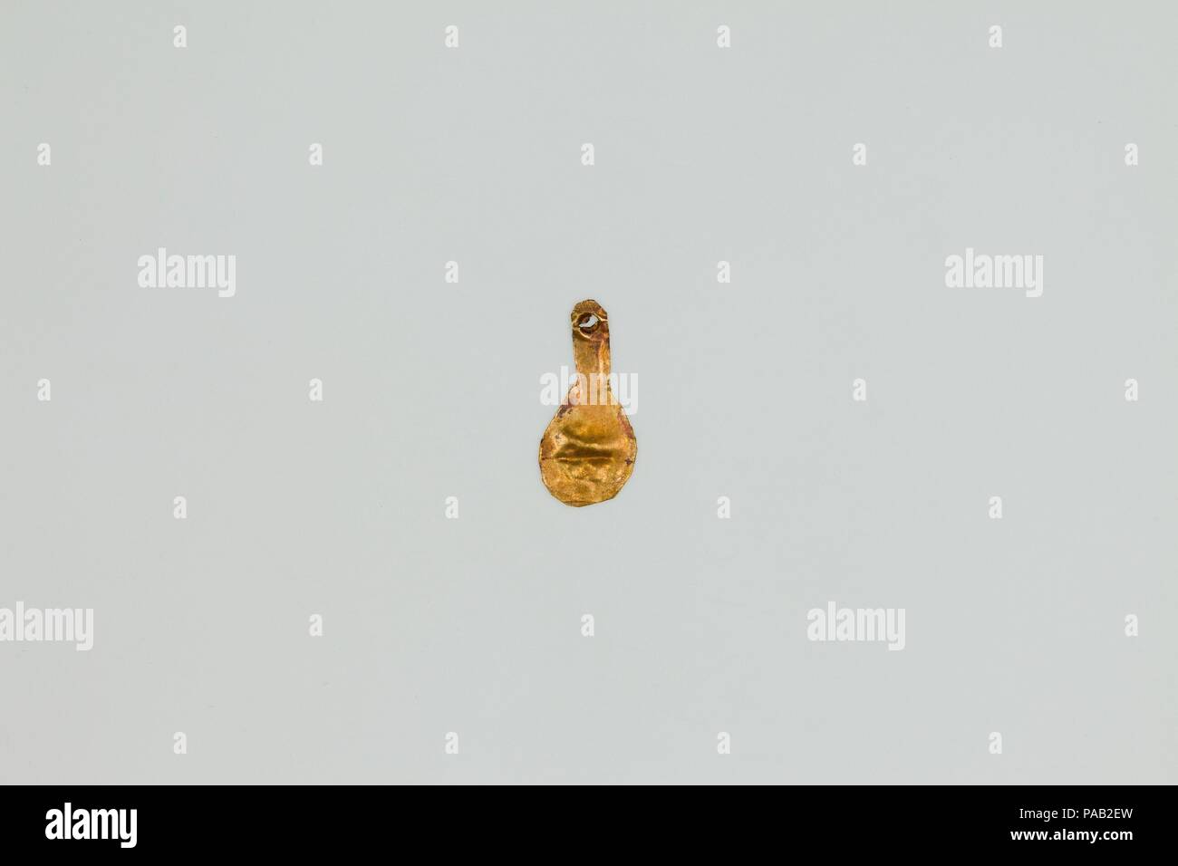 Flacone (?) amuleto. Dimensioni: l. 0,6 cm (1/4 in.) × h. 1,3 cm (1/2 in.). Dynasty: Dynasty 26-29. Data: 664-380 A.C. Museo: Metropolitan Museum of Art di New York, Stati Uniti d'America. Foto Stock