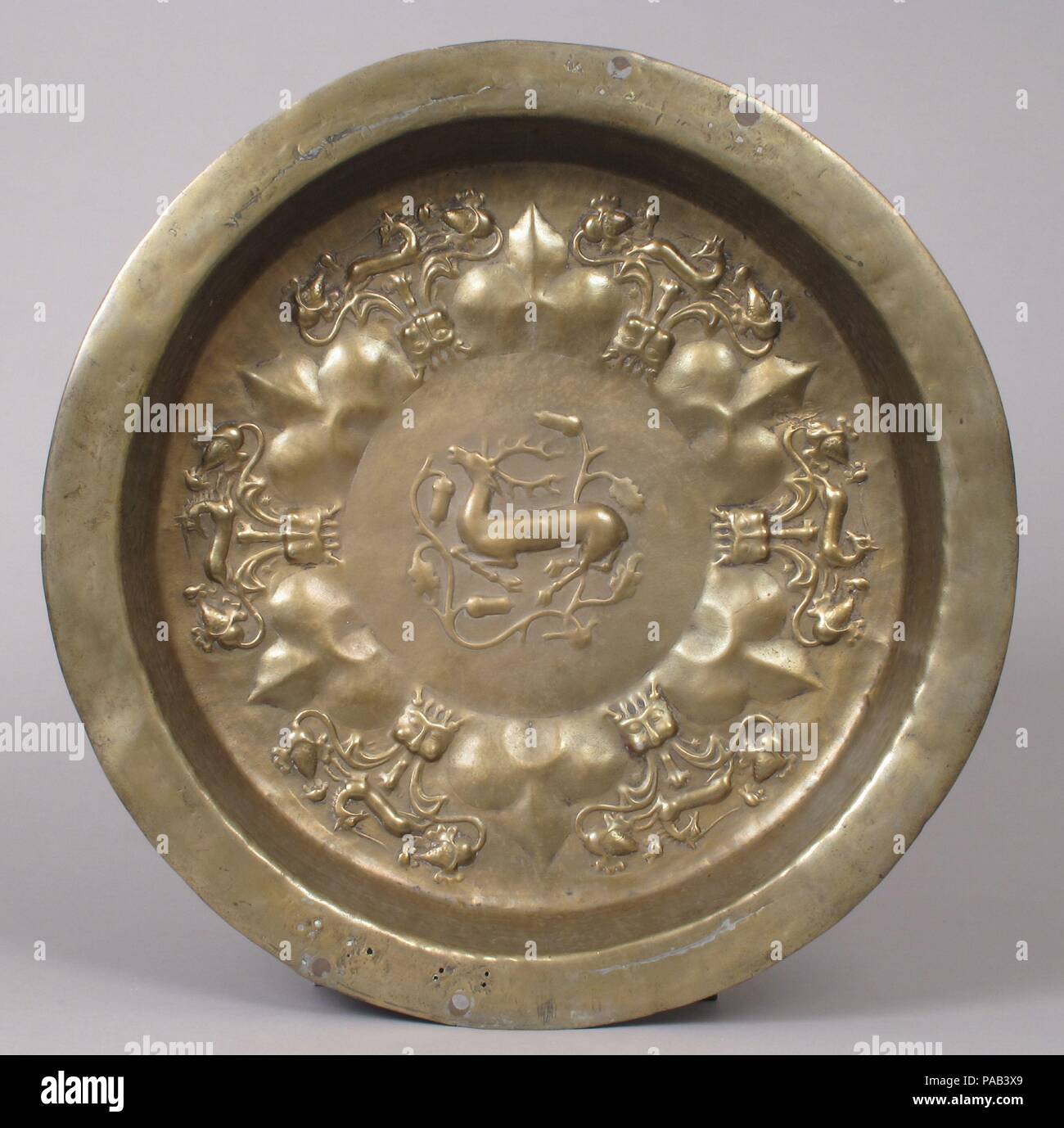 Piastra. Cultura: tedesco. Dimensioni: complessivo: 20 11/16 x 3 1/8 in. (52,5 x 7,9 cm). Data: tardo XV secolo. Museo: Metropolitan Museum of Art di New York, Stati Uniti d'America. Foto Stock Piastra. Cultura: tedesco. Dimensioni: complessivo: 20 11/16 x 3 1/8 in. (52,5 x 7,9 cm). Data: tardo XV secolo. Museo: Metropolitan Museum of Art di New York, Stati Uniti d'America. Foto Stock