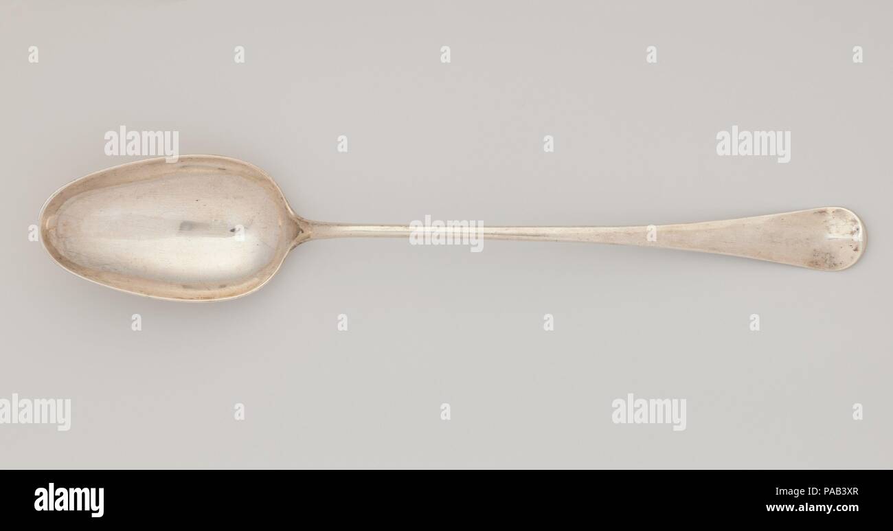 Cucchiaio. Cultura: American. Dimensioni: complessivo: L. 15 3/8 in. (39,1 cm); 6 oz. 7 dwt. 198,1 milioni di (g) recipiente: 2 3/4 x 4 3/4 in. (7 x 12,1 cm). Autore: segnata da S. C.. Data: ca. 1760. Museo: Metropolitan Museum of Art di New York, Stati Uniti d'America. Foto Stock
