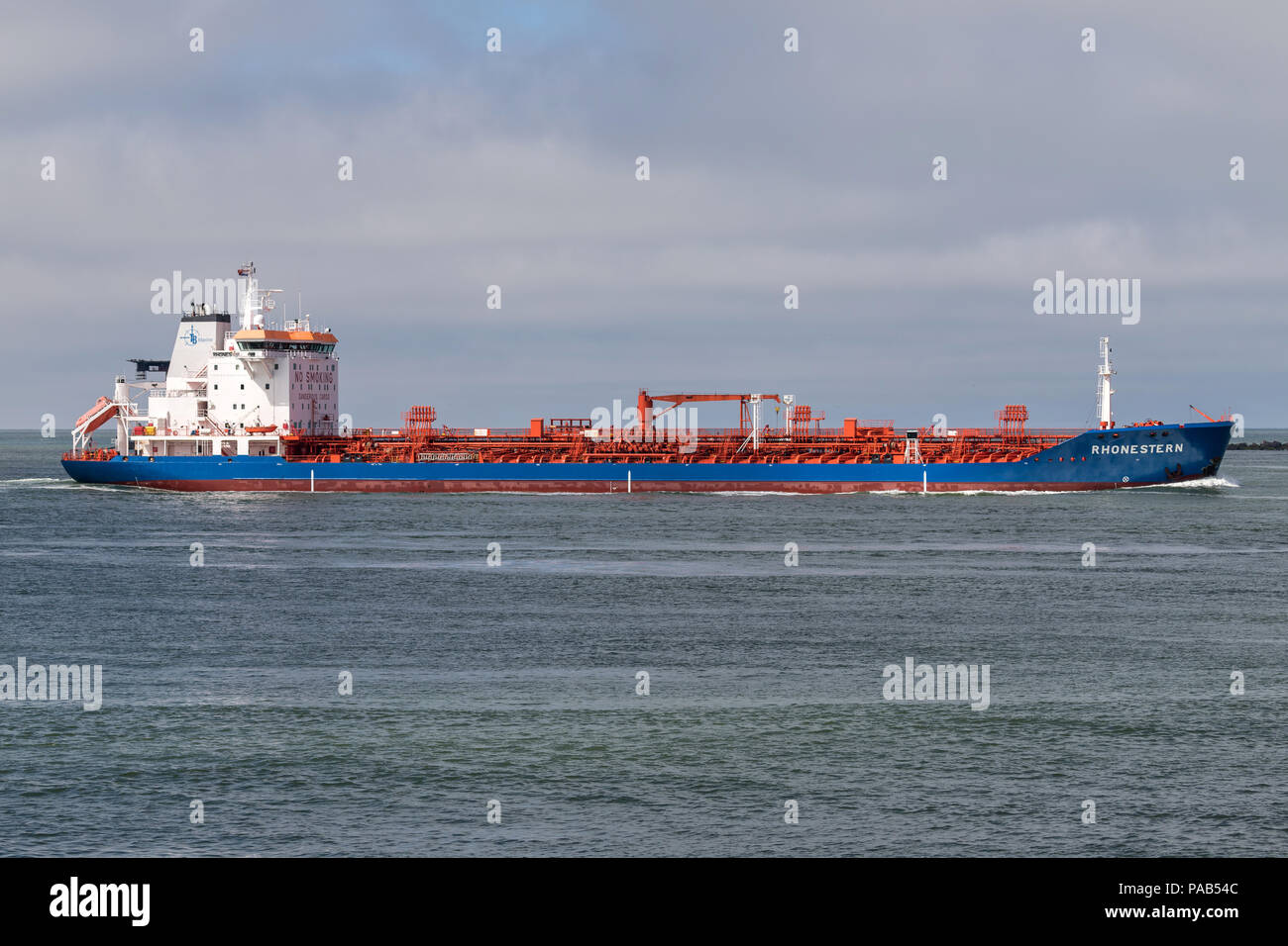 Chimichiera RHONESTERN di TB Marine shipmanagement di Rotterdam in entrata. Foto Stock