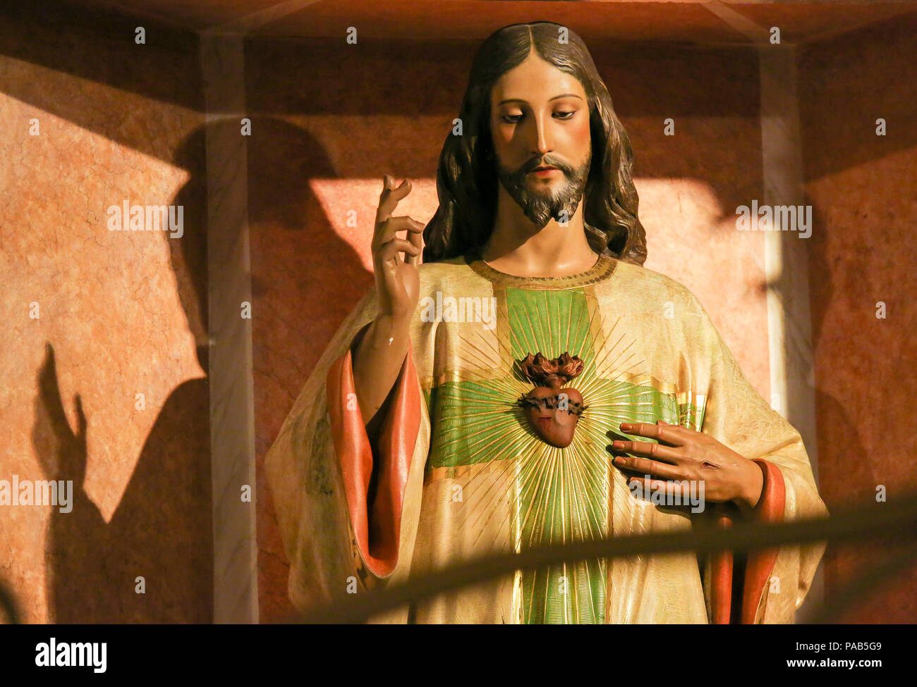 Statua di Gesù e il Sacro Cuore nella Basilica di Valencia, Spagna Foto Stock
