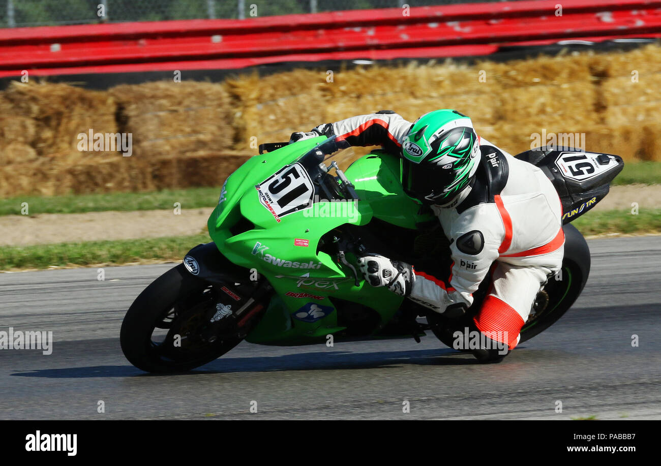 Motocicletta 51 con loghi compresi Kawasaki, Arai, Dair, SunTap. American Motorcycle Association Vintage motocicletta giorni 2018 evento. Moto Racing Foto Stock