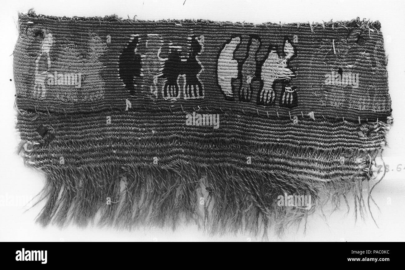 Arazzo frammento con figure. Cultura: Chimú. Dimensioni: complessivo: 3 x 5 5/16 in. (7,62 x 13,55 cm) altri: 3 a. (7.62 cm). Data: 12th del XV secolo. Museo: Metropolitan Museum of Art di New York, Stati Uniti d'America. Foto Stock