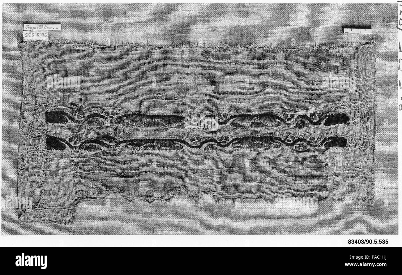 Frammento di un manicotto. Dimensioni: 12 1/16 in. alta 5 3/16 in. ampia (30,7 cm di altezza 13,2 cm di larghezza). Data: 4th-5secolo. Museo: Metropolitan Museum of Art di New York, Stati Uniti d'America. Foto Stock