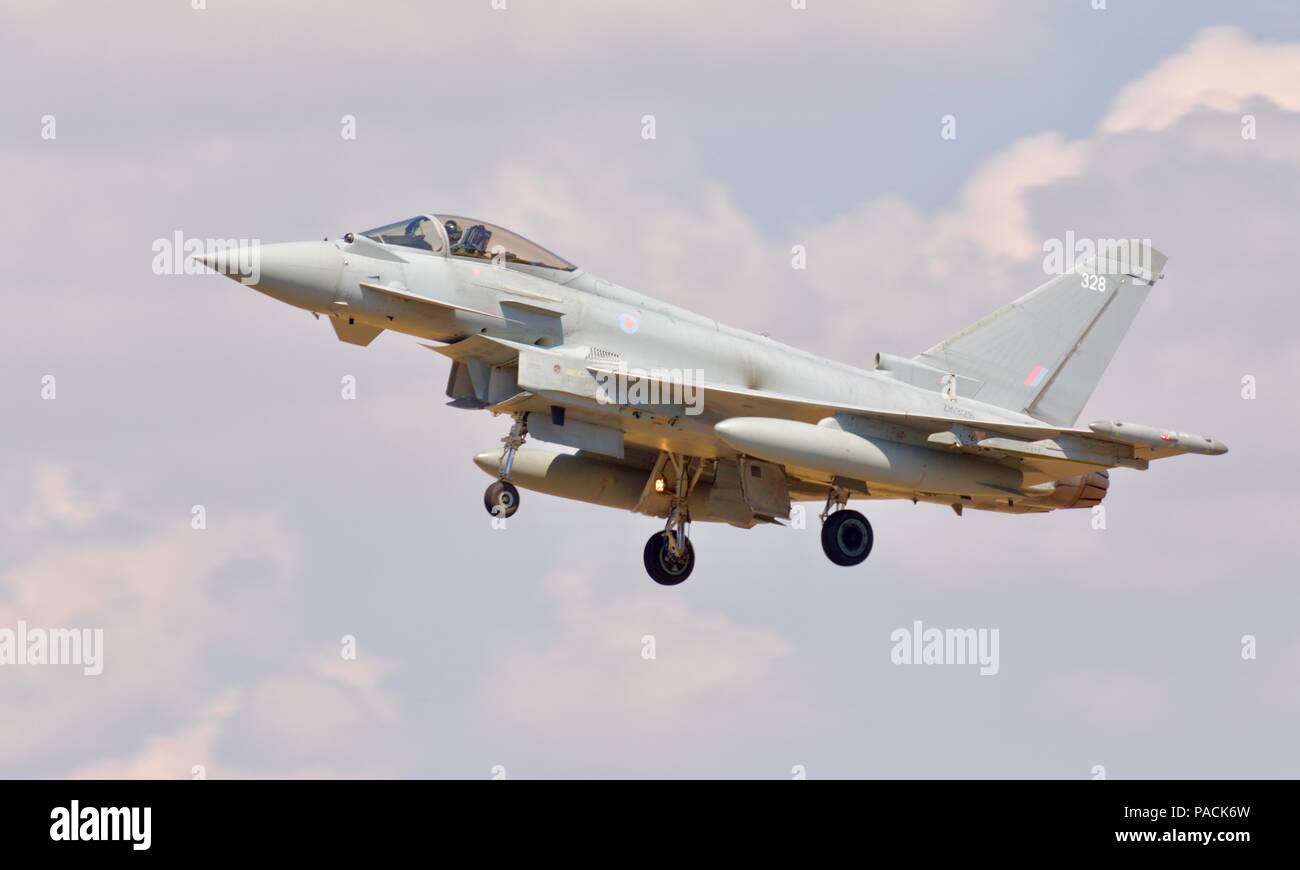 Royal Air Force Eurofighter Typhoon in atterraggio a RAF Fairford Foto Stock
