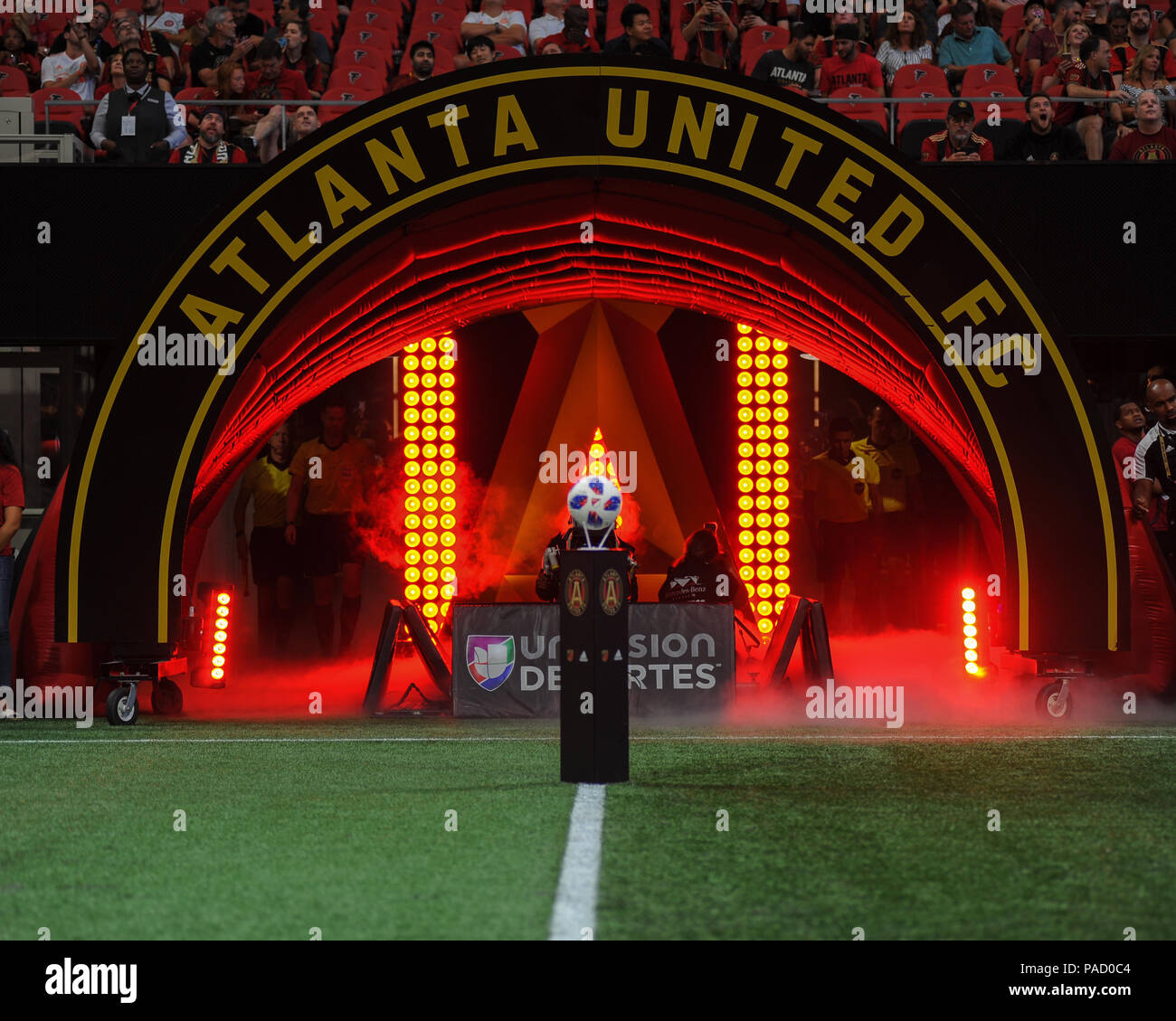 Atlanta, GA, Stati Uniti d'America. 21 Luglio, 2018. L'ingresso luminoso al gioco di MLS al Mercedes-Benz Stadium di Atlanta, GA. Atlanta sconfitto DC uniti, 3 -1. Kevin Langley/CSM/Alamy Live News Foto Stock