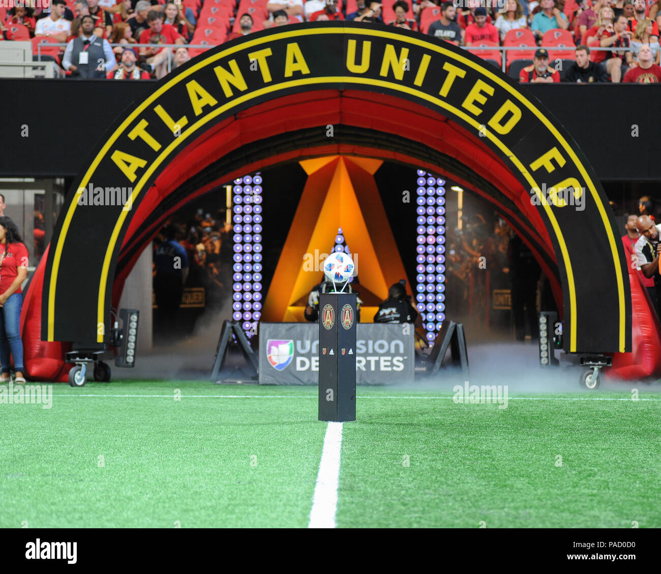 Atlanta, GA, Stati Uniti d'America. 21 Luglio, 2018. Entrata del team prima della MLS di gioco tra DC uniti e Atlanta United FC al Mercedes-Benz Stadium di Atlanta, GA. Atlanta sconfitto DC uniti, 3 -1. Kevin Langley/CSM/Alamy Live News Foto Stock