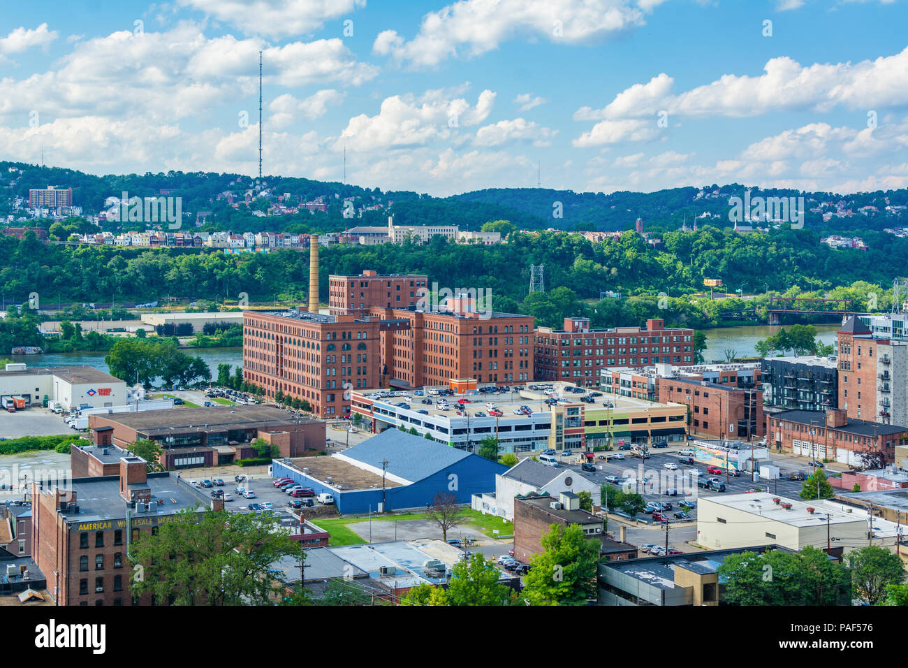 Vista dello Strip District, da Frank Curto Park a Pittsburgh, Pennsylvania Foto Stock