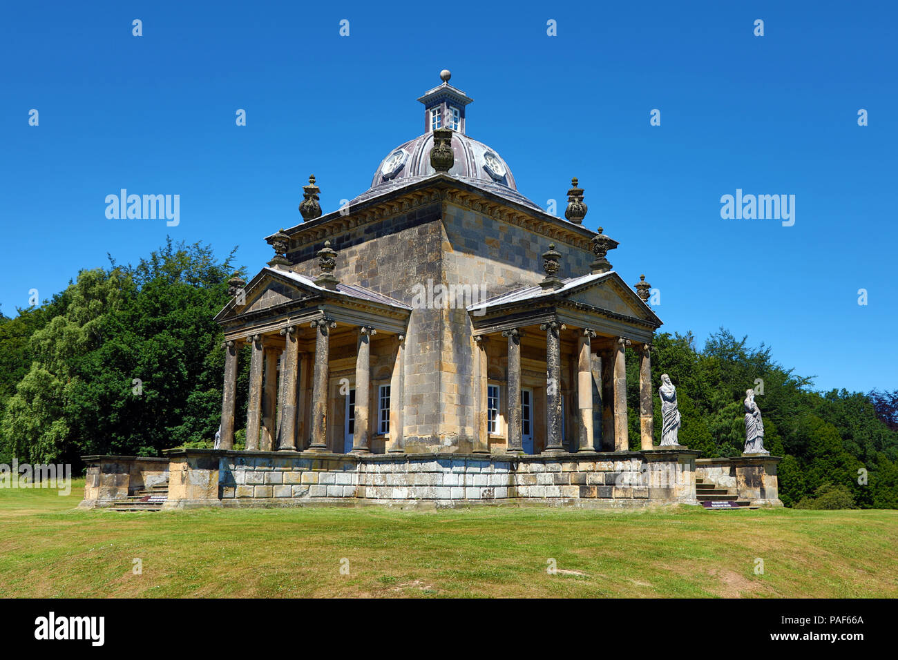 Tempio dei venti a Castle Howard maestosa casa vicino a York, North Yorkshire, Inghilterra Foto Stock