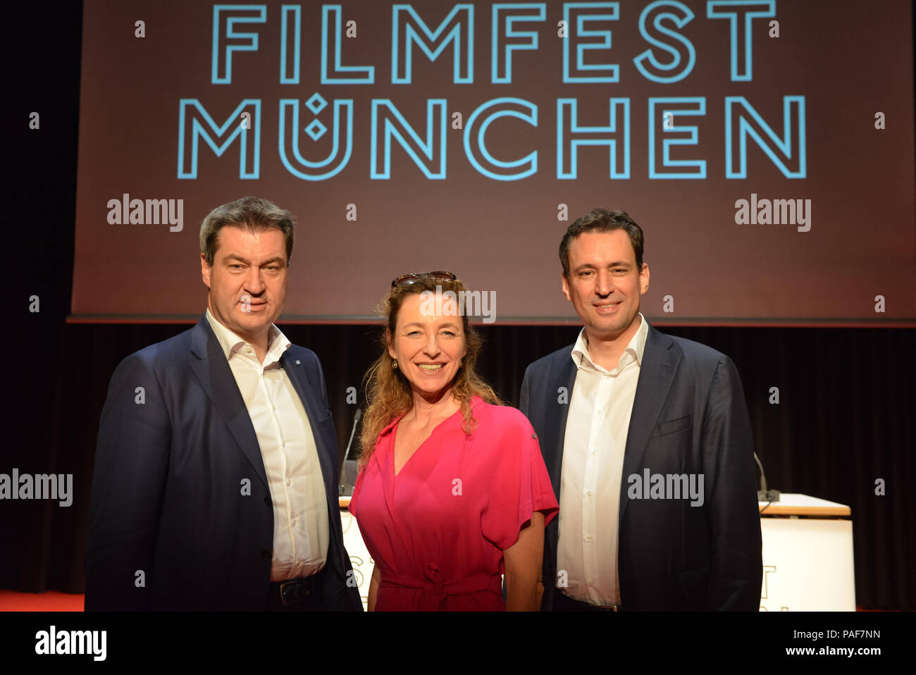 Ministerpräsident bavarese Dr. Markus Söder Atene una conferenza stampa del Filmfest München con Festival directo Diana Iljine e Georg Eisenrieder Foto Stock