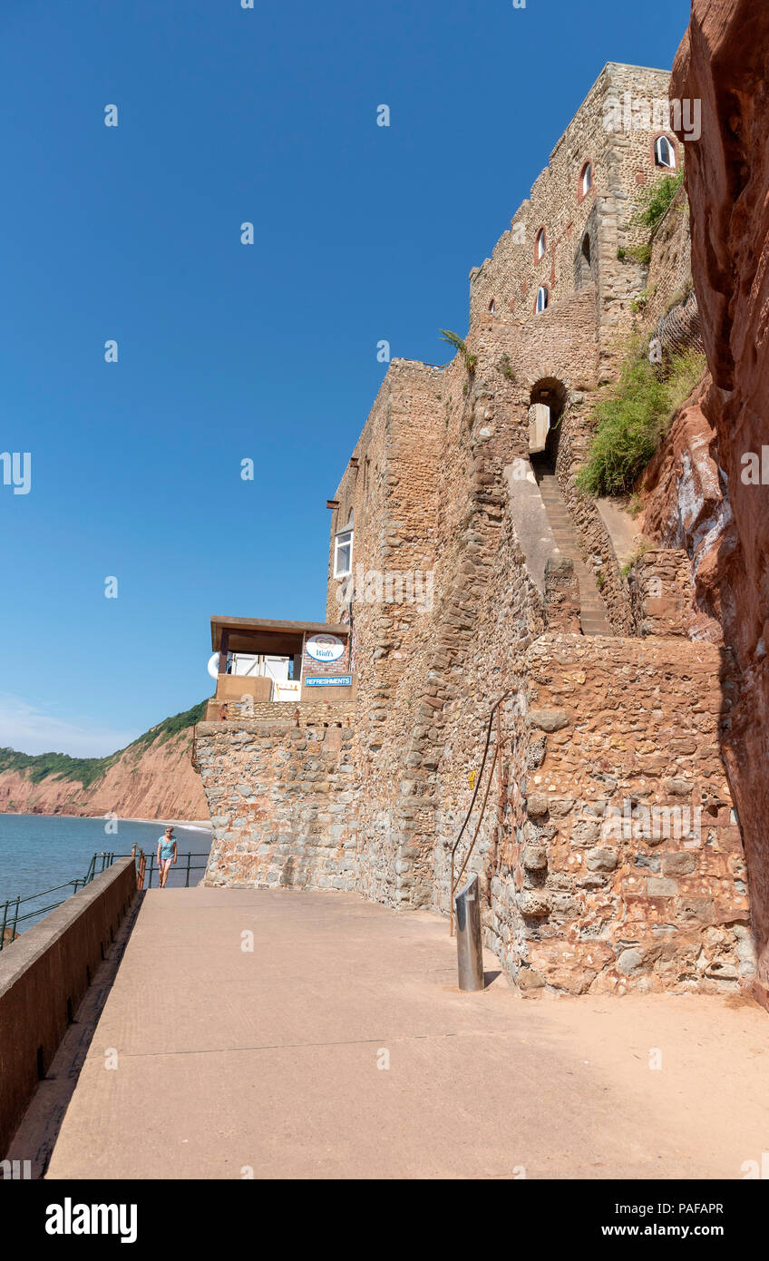 Sidmouth, Devon, Inghilterra, Regno Unito. Il Triassico scogliere rosse sul Wessex Coast Foto Stock