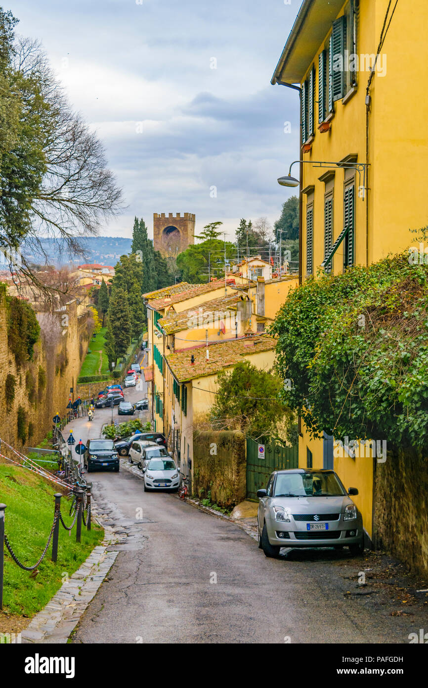 Firenze, Italia, Gennaio - 2018 - zona Oltrarno scena urbana in via di belvedere street nella città di Firenze, Italia Foto Stock