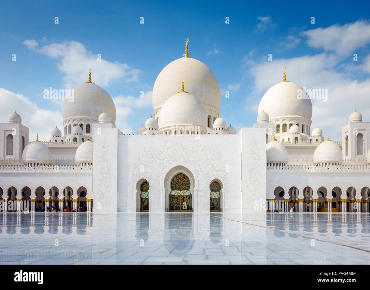 Corte interna di Sheikh Zayed Grande Moschea di Abu Dhabi, Emirati arabi uniti Foto Stock