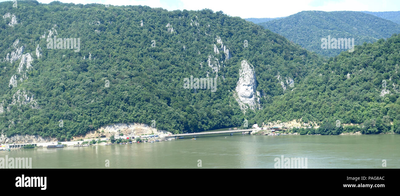 Decebal statua di pietra Rumunia del Danubio Foto Stock
