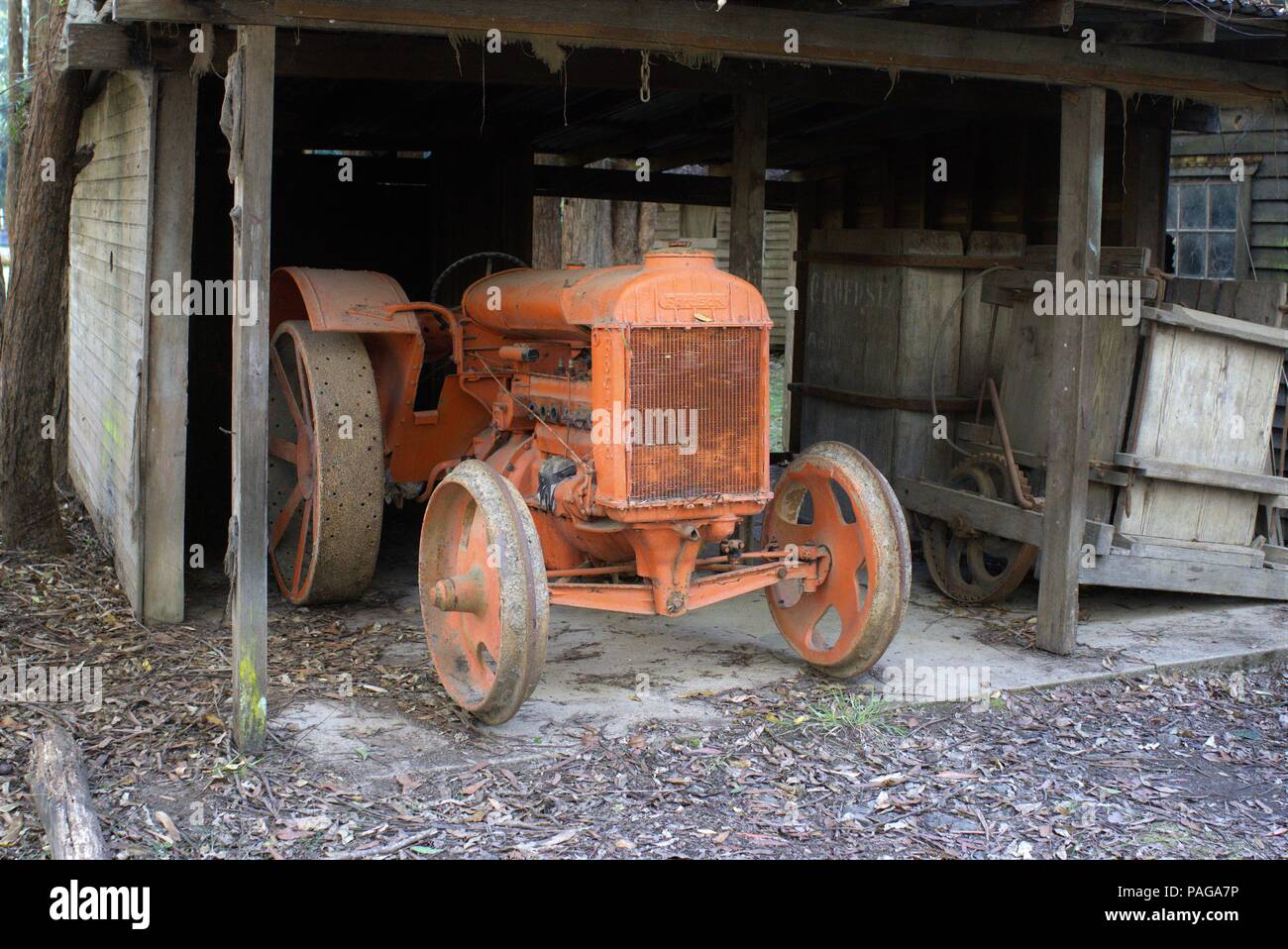 Vintage veicolo industriale con ruote di grande diametro in Australia in Wauchope Foto Stock