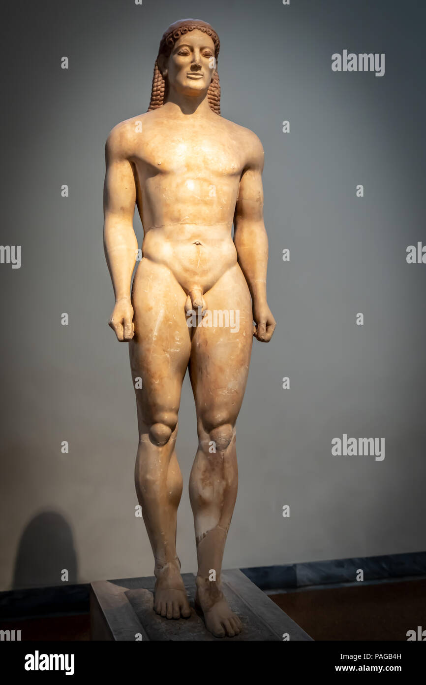 Statua di Kouros, Parian marmo, trovati in Grecia ANAVISSOS, Attica, statua funeraria, tomba di Kroisos, iscrizione: 'Stop e piangere sulla tomba di morti Kroi Foto Stock